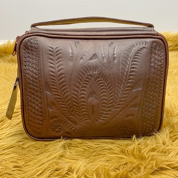 ropin west Handbags - NWT Ropin West leather makeup organizer